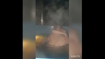 Жена с горячим телом застукана с лучшим другом мужа в джакузи. 11:16 он сделал это снова