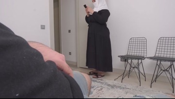 Она в шоке!!! Dickflash к замужней женщине в хиджабе в приемном покое больницы.