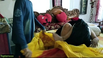 Красивая госпожа Горячий романтический секс со студентом! С четким хинди аудио