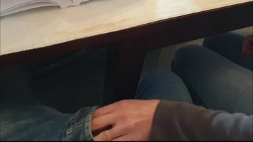 Учительница дрочит член студента на занятиях в университете, пока тот не кончит - MissCreamy