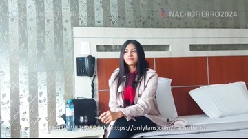 Красивая невинная девушка дебютирует на порно кастинге