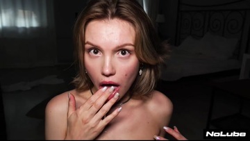 SHARING IS CARING - 2 парня чередуют сквирт с медсестрой - Milka Way