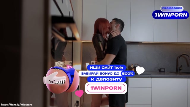 Сочная грудастая красотка в сексуальном белье трахается на кухне